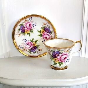 ElizabethAn Tea cup and saucer Rose Pattern, made in England